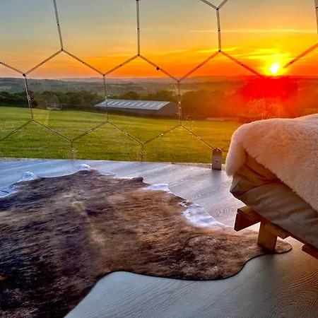 Deerstone Glamping-boulsworth Hill Dome Hot Tub Luksustelt Earby