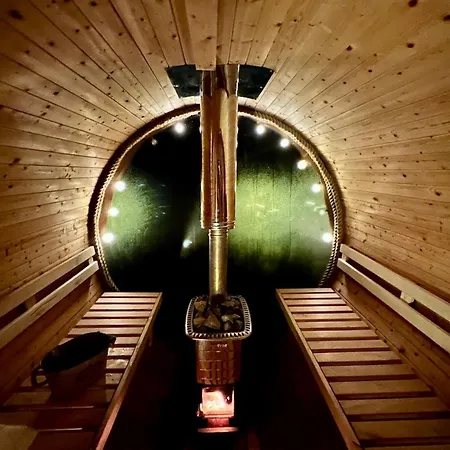 Deerstone Glamping-boulsworth Hill Dome Hot Tub Glamping Earby