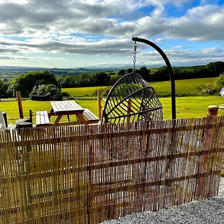 Deerstone Glamping-boulsworth Hill Dome Hot Tub Earby