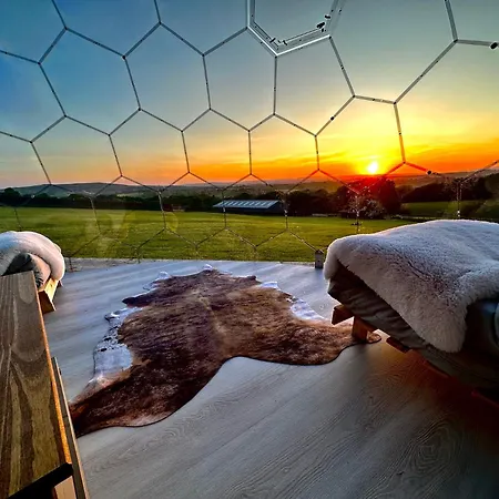 Deerstone Glamping-boulsworth Hill Dome Hot Tub *