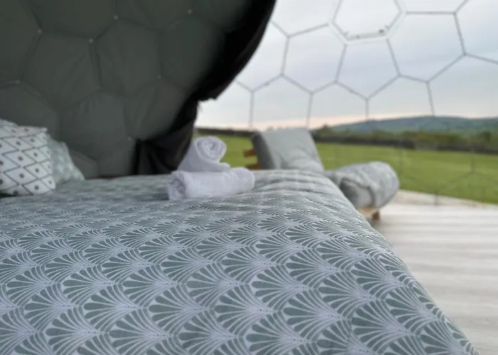 Deerstone Glamping-boulsworth Hill Dome Hot Tub *