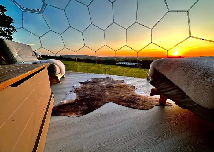 Deerstone Glamping-boulsworth Hill Dome Hot Tub Earby