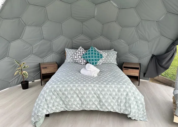 Deerstone Glamping-boulsworth Hill Dome Hot Tub