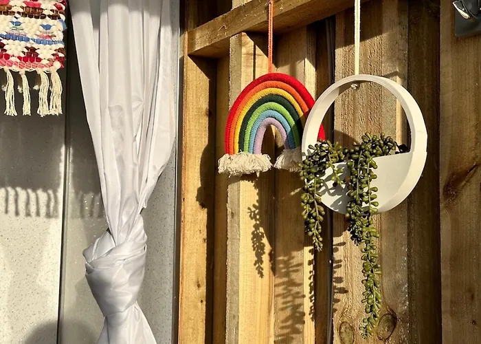 Deerstone Glamping-boulsworth Hill Dome Hot Tub * Earby