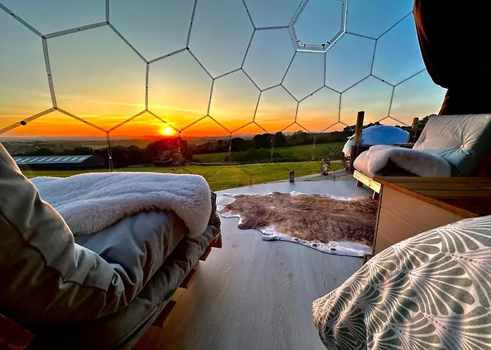 Deerstone Glamping-boulsworth Hill Dome Hot Tub