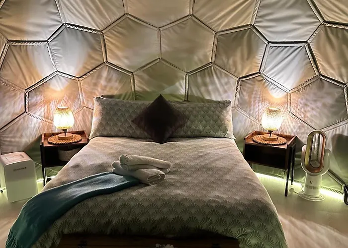 Deerstone Glamping-boulsworth Hill Dome Hot Tub Earby