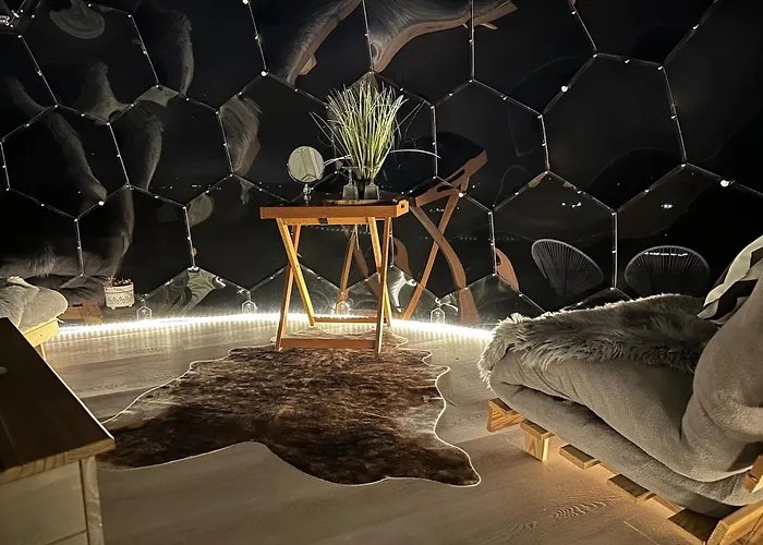 Deerstone Glamping-boulsworth Hill Dome Hot Tub Earby