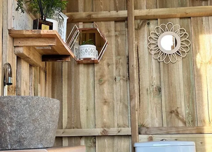 Deerstone Glamping-boulsworth Hill Dome Hot Tub