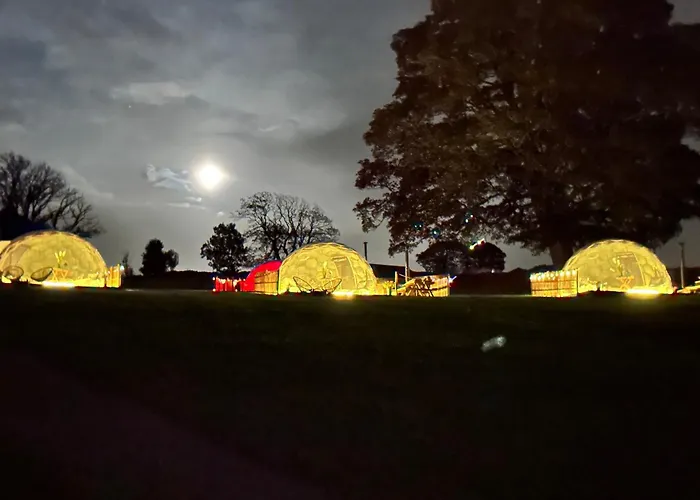 Luxury tent Deerstone Glamping-boulsworth Hill Dome Hot Tub