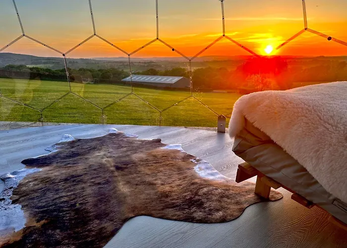 Deerstone Glamping-boulsworth Hill Dome Hot Tub خيمة فخمة Earby