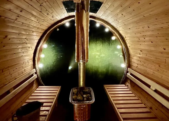 Deerstone Glamping-boulsworth Hill Dome Hot Tub Luxury tent Earby