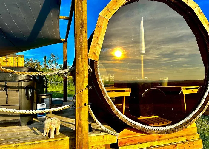 Deerstone Glamping-boulsworth Hill Dome Hot Tub