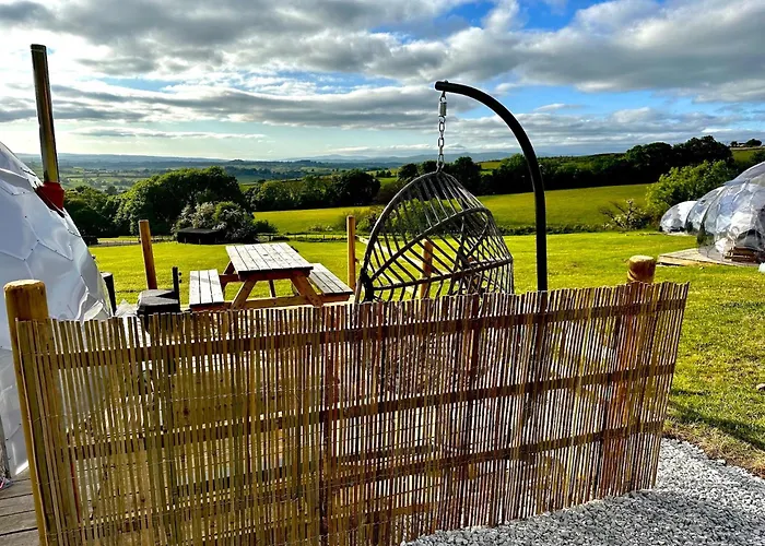 Deerstone Glamping-boulsworth Hill Dome Hot Tub Earby