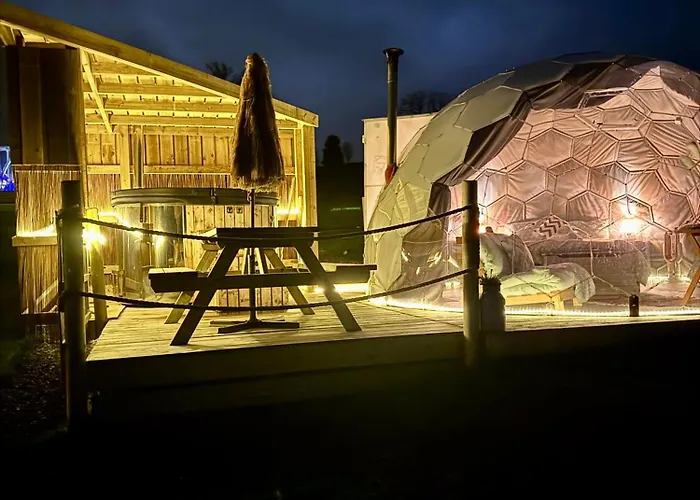 Deerstone Glamping-boulsworth Hill Dome Hot Tub Luxury tent *