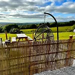 Deerstone Glamping-boulsworth Hill Dome Hot Tub Earby