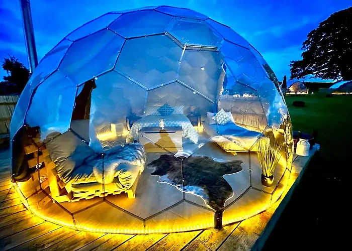 Luxury tent Deerstone Glamping-boulsworth Hill Dome Hot Tub